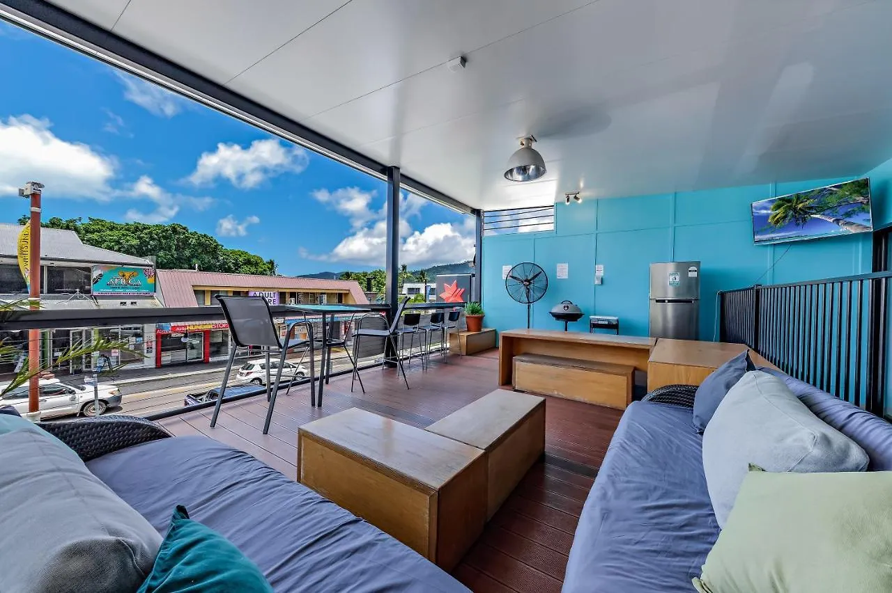 Airlie Sun & Sand Accommodation #2 埃尔利海滩 0*,