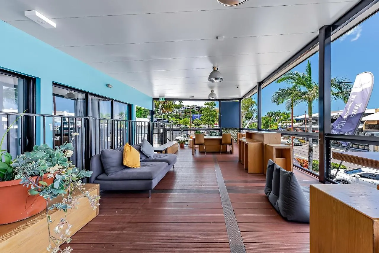 Airlie Sun & Sand Accommodation #2 埃尔利海滩 公寓