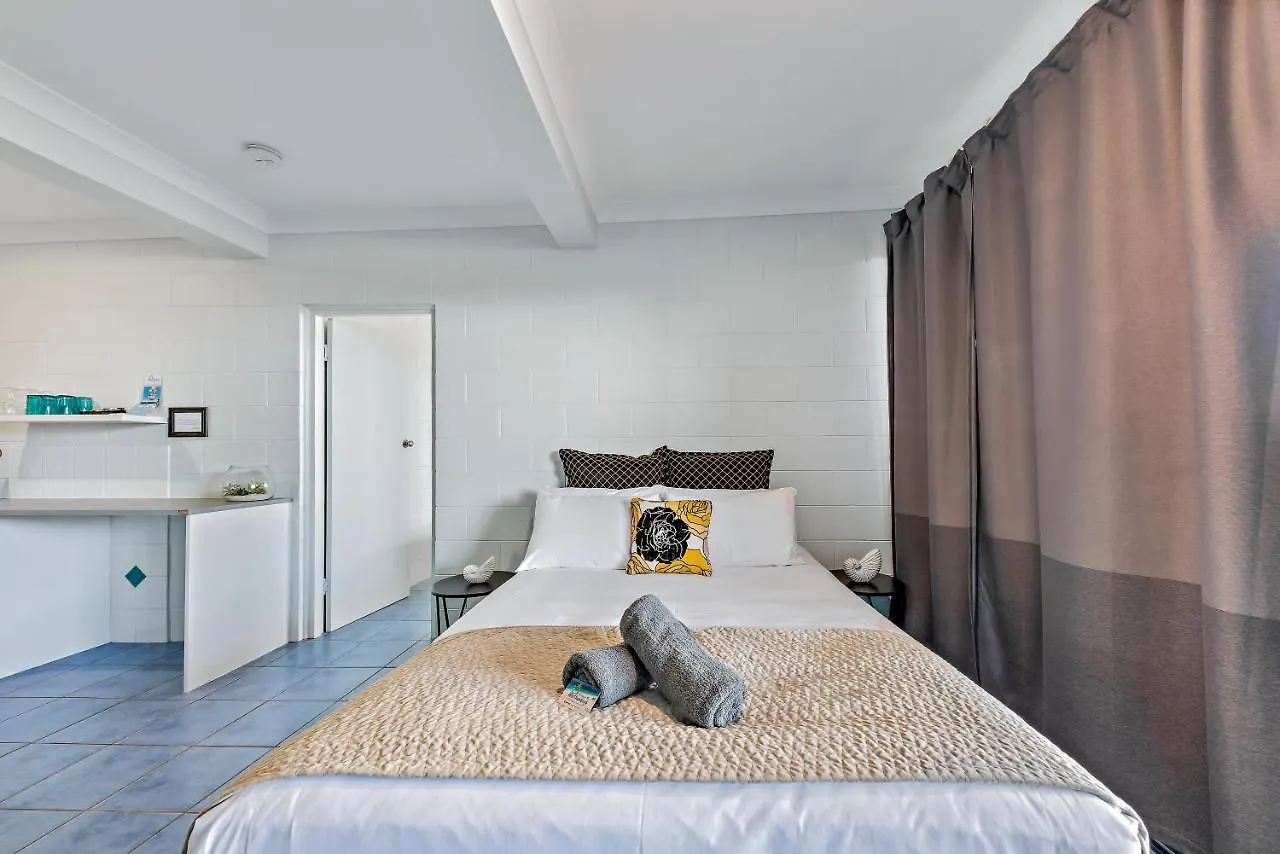 公寓 Airlie Sun & Sand Accommodation #2 埃尔利海滩