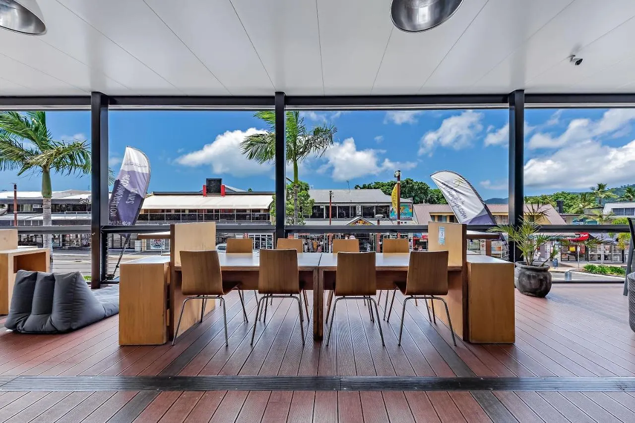 Airlie Sun & Sand Accommodation #2 埃尔利海滩 公寓
