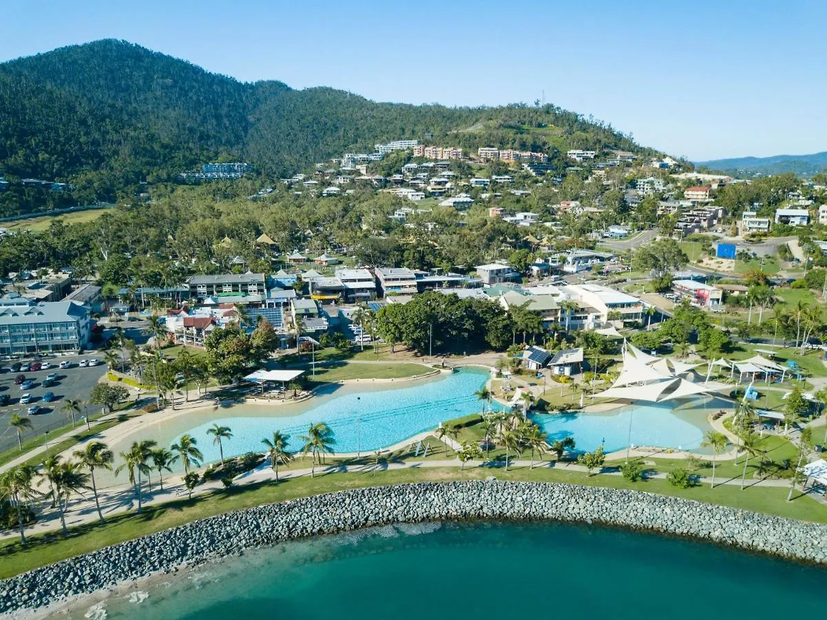 Airlie Sun & Sand Accommodation #2 埃尔利海滩 0*,